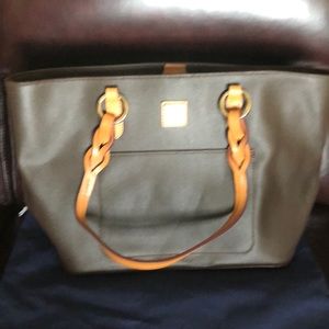 Dooney & Bourke tote